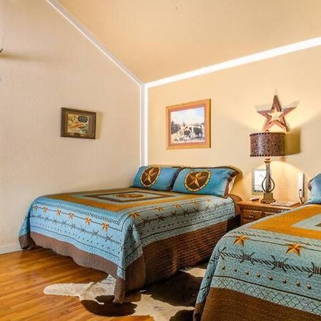 #3 Wrangler~Bandera Tin Star~Bandera, Tx. Apartman Kültér fotó